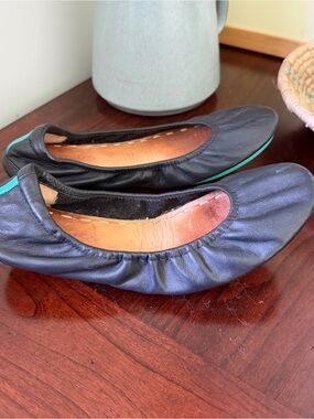 Acadamia girly Tieks by Gavrieli Black leather ballet flats EUC size 7